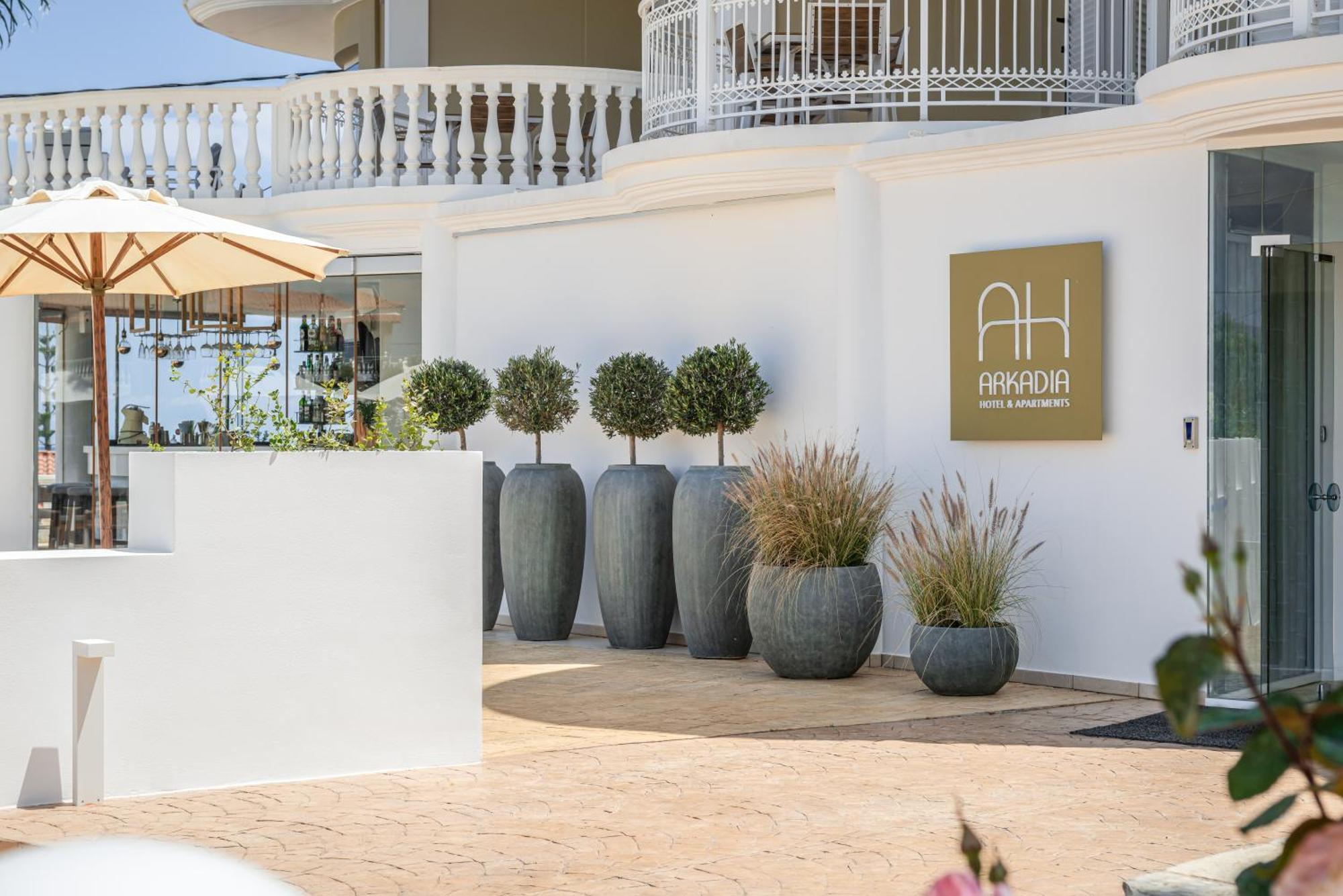 Arkadia Aparthotel 4*