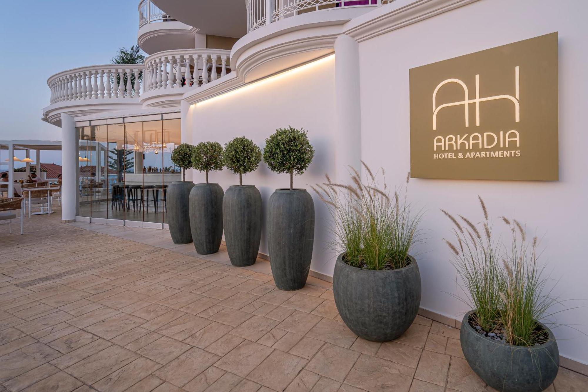 Aparthotel Arkadia 4*