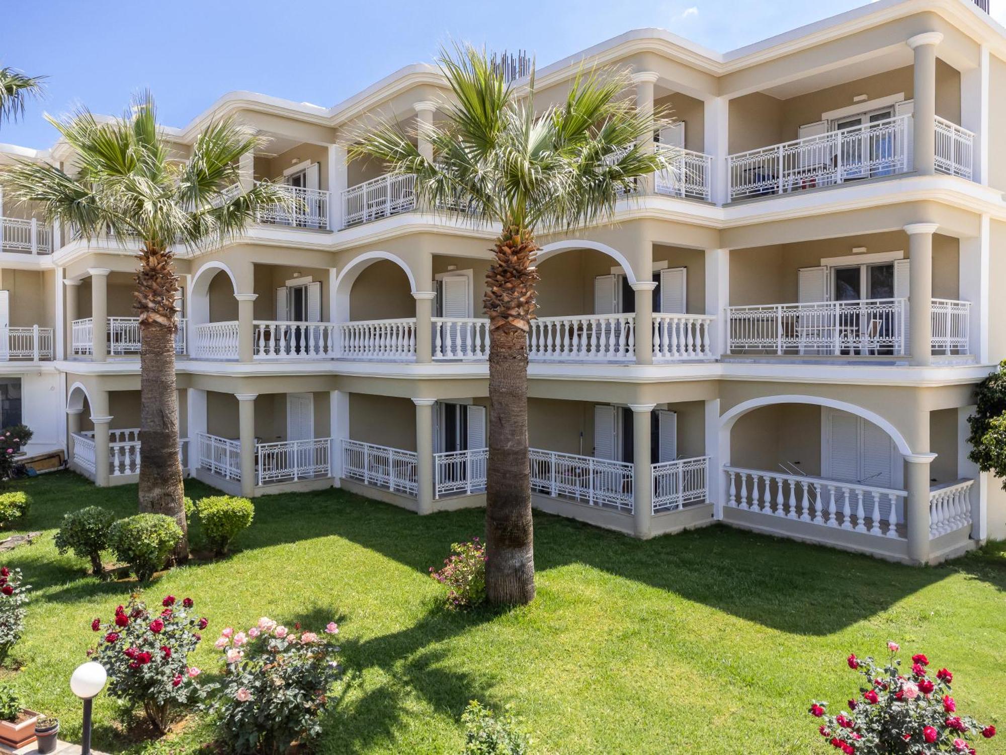 Aparthotel Arkadia 4*